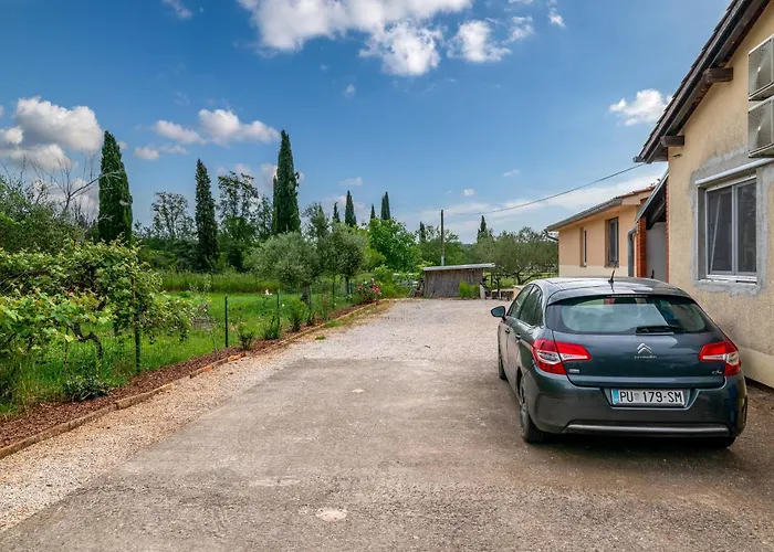 Lejlighed With Parking Space - 22740 *