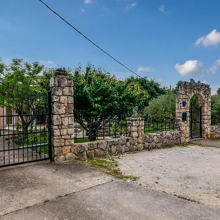 With Parking Space - 22740 Rovinj