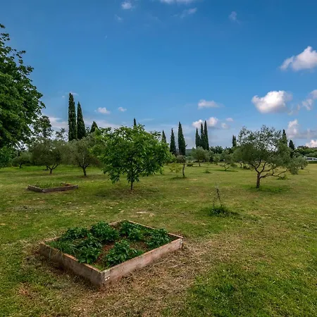 With Parking Space - 22740 Apartamento Rovinj